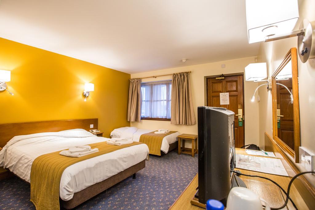 Tollgate Hotel & Leisure Stoke-on-Trent Extérieur photo